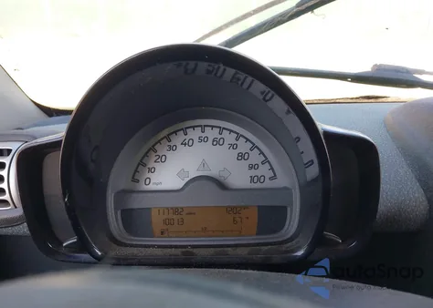 2010 Smart Fortwo Passion/Pure из США, поврежденный, VIN WMEEJ3BA7AK370931